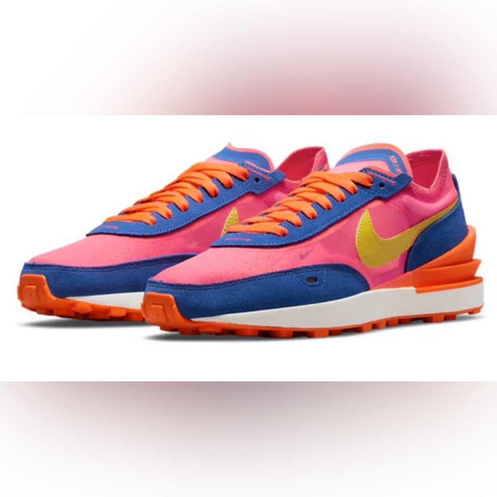Women Nike waffle one sneaker “Hyper Pink” size 7.5